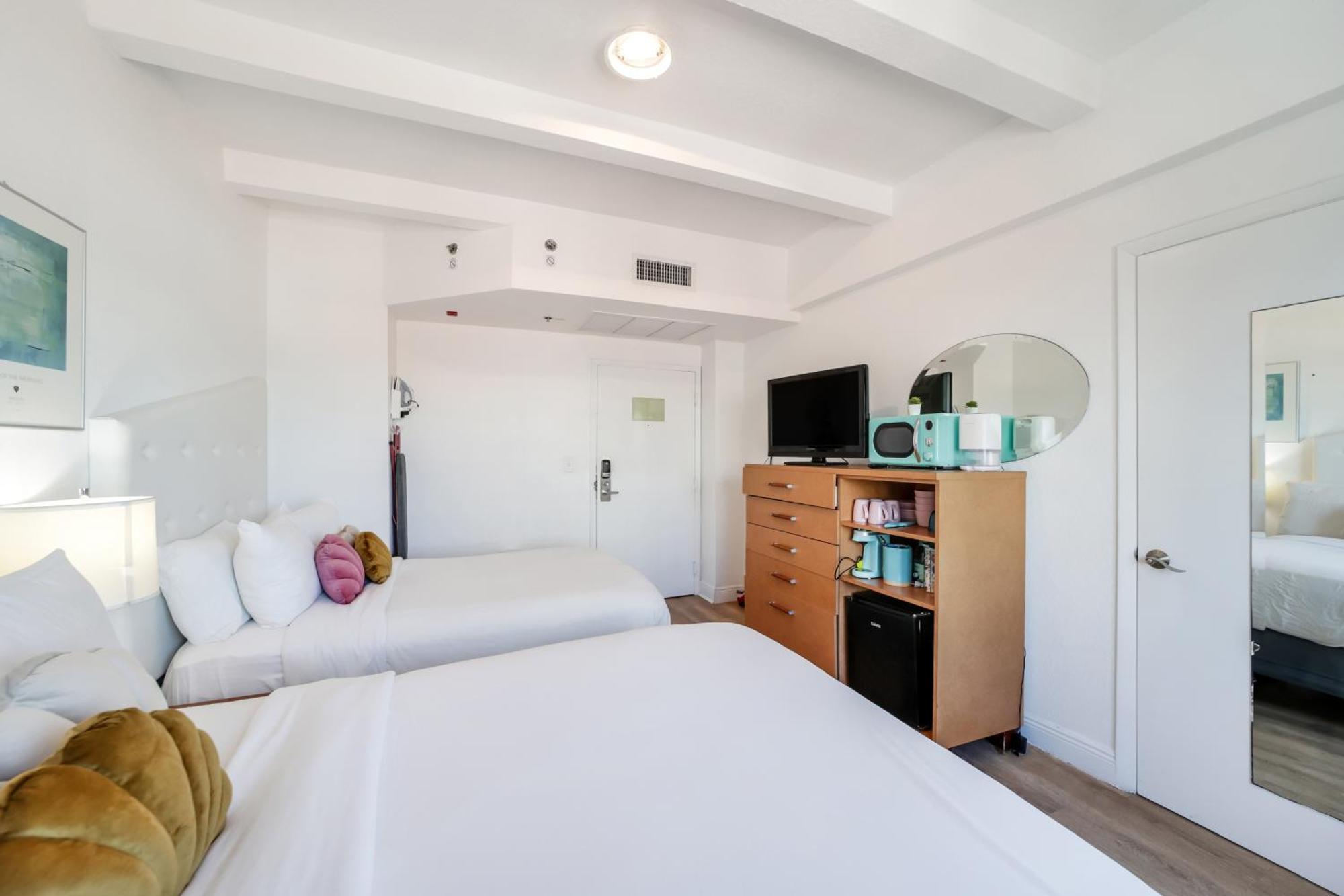 Ocean Spray Hotel ไมอามีบีช ภายนอก รูปภาพ