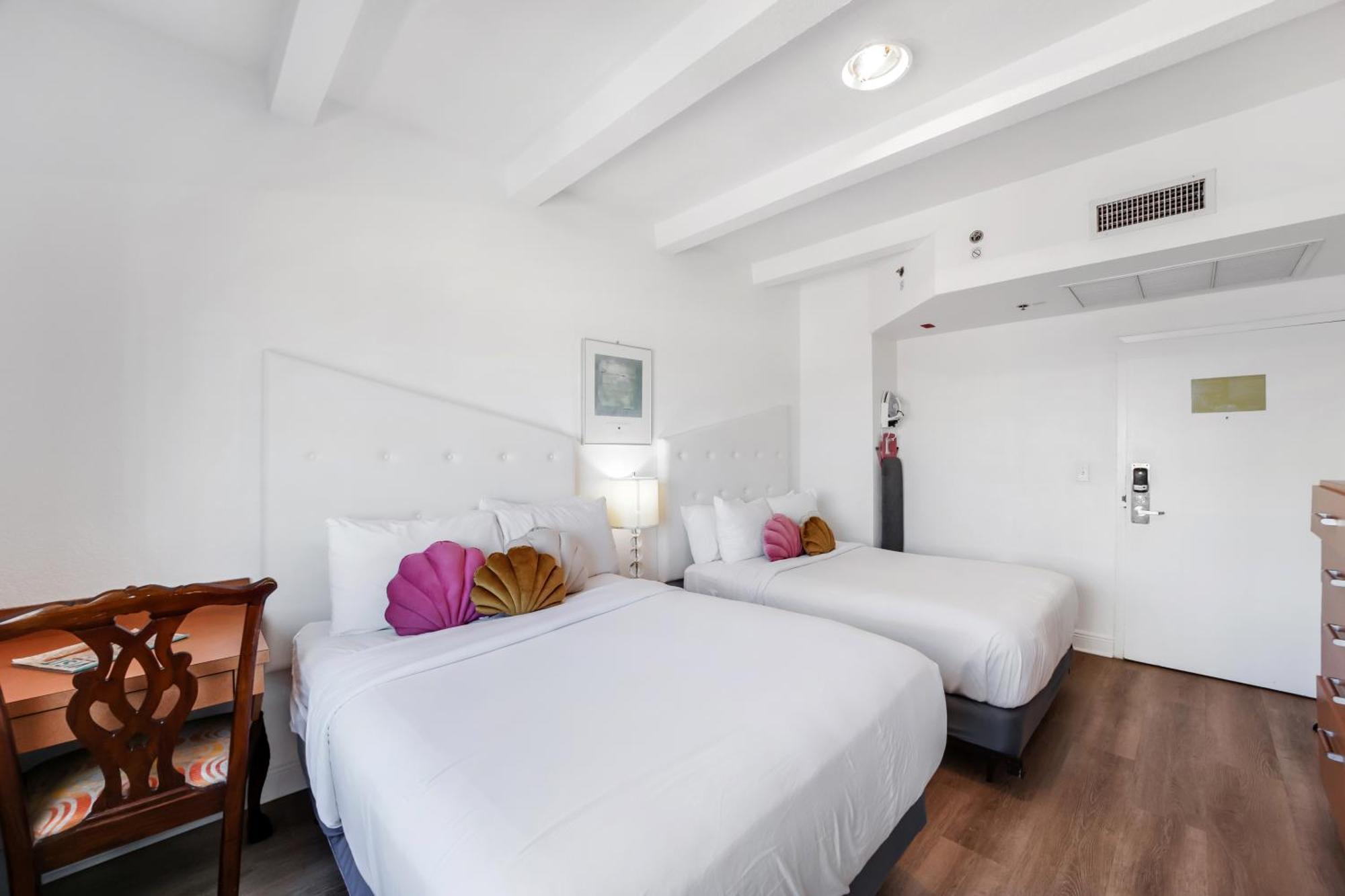 Ocean Spray Hotel ไมอามีบีช ภายนอก รูปภาพ